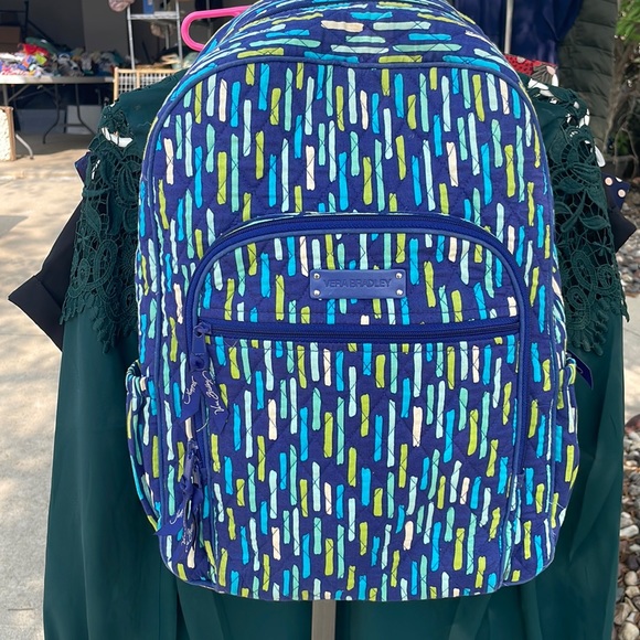 Vera Bradley backpack in great condition! - Picture 1 of 3